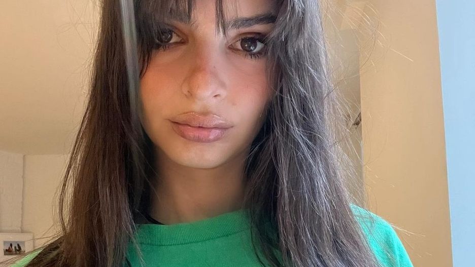 Emily Ratajkowski w zielonej bluzce, fot. Instagram.com/emrata