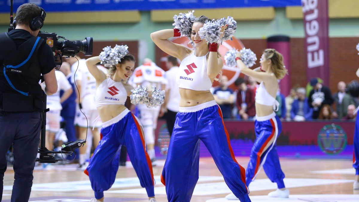 Zdjęcie okładkowe artykułu: WP SportoweFakty / Anna Klepaczko / Na zdjęciu: cheerleaders podczas finału Suzuki Pucharu Polski