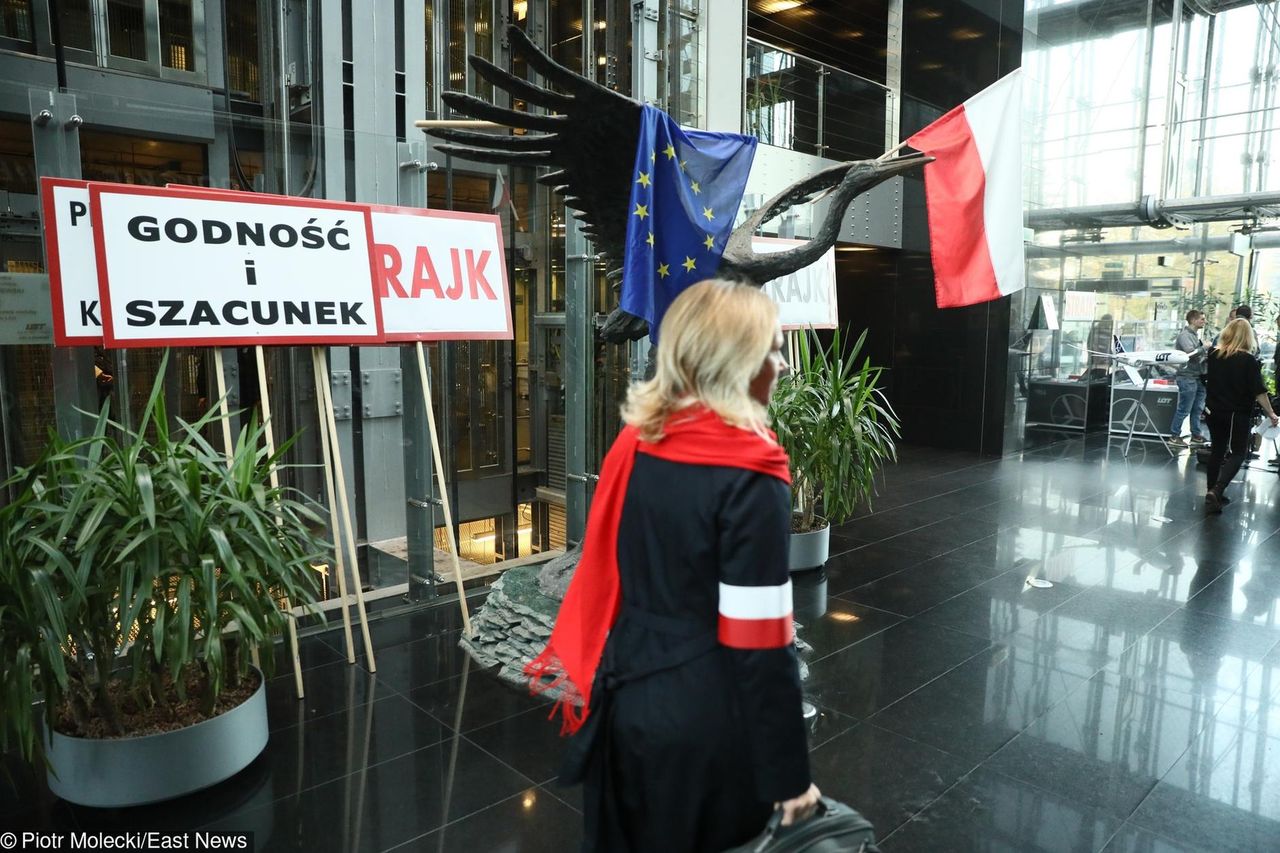 Strajk w LOT. Związkowcy skarżą się, że nie mogą korzystać z toalet