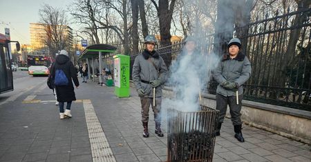 Koksowniki na przystankach i patrole ZOMO – wspomnienia tamtych dni. Dziś 43. rocznica wprowadzenia stanu wojennego w Polsce