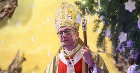 Zdecydowane słowa na pasterce. Metropolita warszawski mówił o rządzących