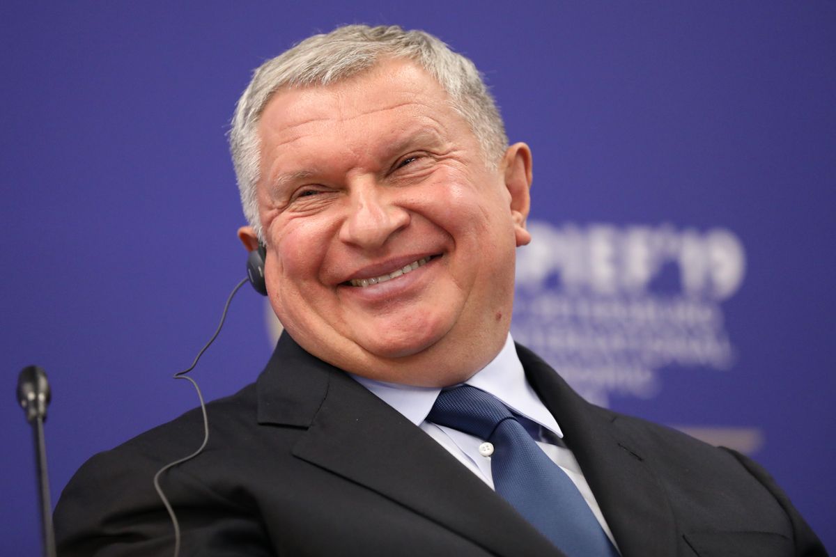 Igor Sieczin, dyrektor generalny Rosnieft, oskarżył Zachód o światowy kryzys i znalazł sposób na uratowanie rosyjskiej gospodarki.