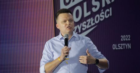 Dodatkowe 1200 zł dla seniora. Hołownia ma pomysł na wyższe wypłaty