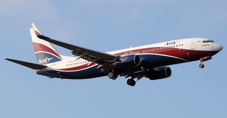 Awaria silnika Boeinga 737-700. Osłona silnika rozerwana na strzępy