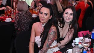 Sokołów Dolny: Dzień Kobiet i wspaniała zabawa w sali Sokół. Na parkiecie szalało prawie 200 pań. Gwiazdą wieczoru był zespół Spontan.