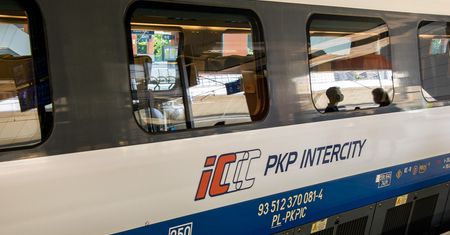 Szok w pociągu Intercity pod Łodzią. Po słowach konduktora opuścili skład