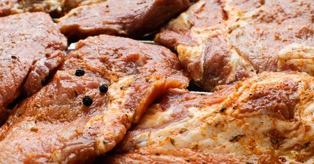 Odkąd marynuje w nim karkówkę, wszyscy pytają, co robię, że jest tak miękka i delikatna
