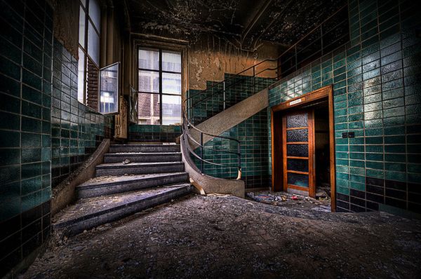 30 klatek schodowych z najgorszych koszmarów 23