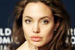 Angelina Jolie nadal czeka