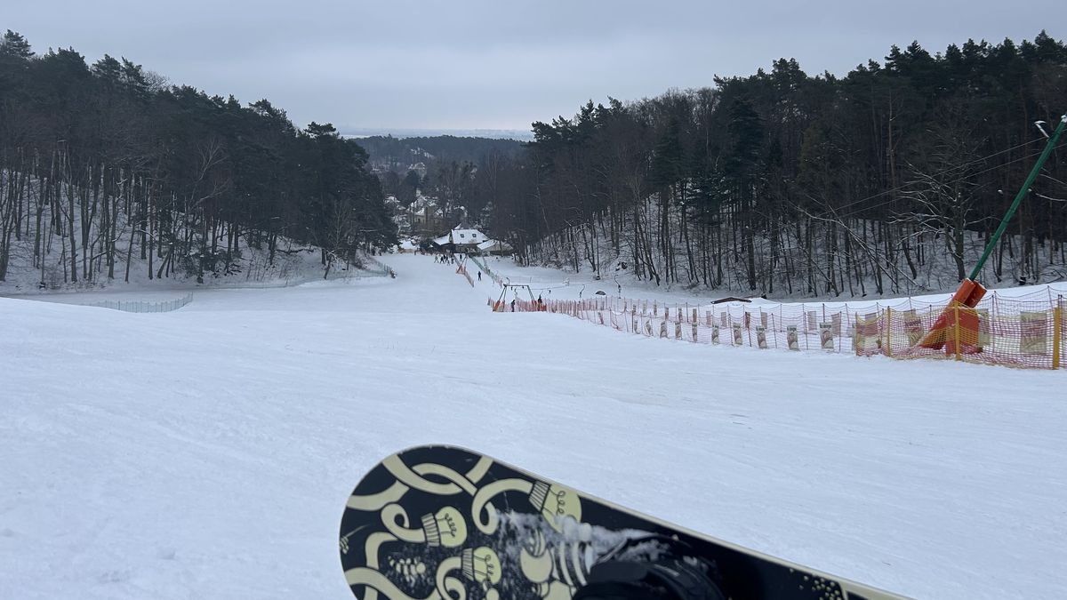 Z Łysej Góry widać panoramę Gdańska i Sopotu