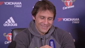 Nierówna walka Antonio Conte z... mikrofonem