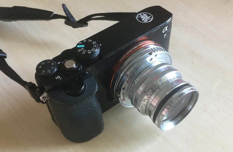 Fotograf uciął wizjer w swoim Sony A7. Dlaczego właściwie to zrobił? 6