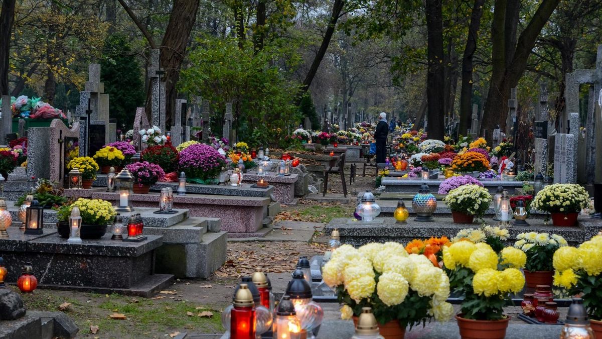 Blisko połowa parafii od razu wskazuje koszty pogrzebu. Część o takich sprawach nie chce rozmawiać przez telefon