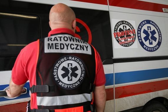 Ratownicy medyczni wyjdą w piątek na ulice Warszawy. "W stolicy brakuje 100 ratowników"