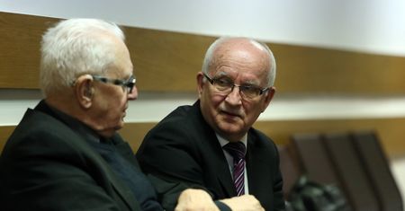 Proces Wąsacza o prywatyzację PZU zawieszony na czas sprawy w TS