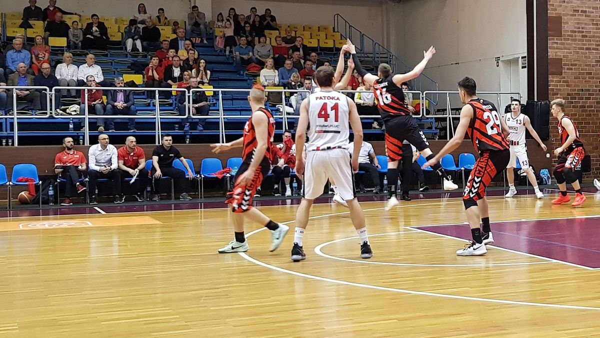 WP SportoweFakty / Arkadiusz Jastrzębski / Na zdjęciu: STK Czarni vs. WKK Wrocław