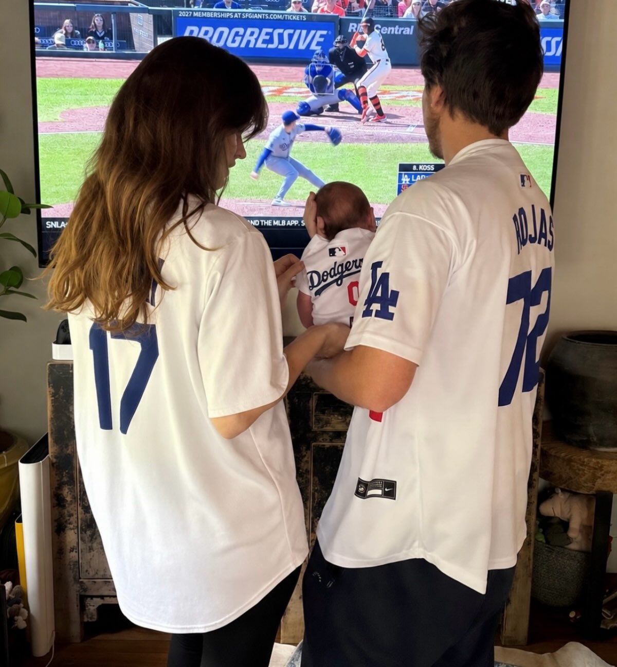 Barbara Palvin i Dylan Sprouse zostali rodzicami