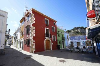 Nieruchomości za granicą kuszą Polaków. Gdzie opłaca się inwestować najbardziej?