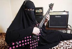 Muzułmanka gra thrash metal