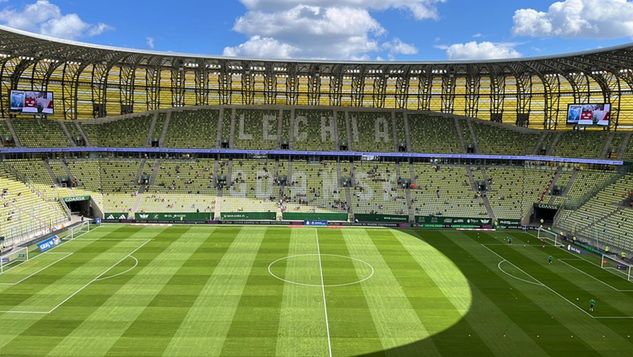 Murawa przygotowana, pogoda idealna. Zaczynamy o 14.45.