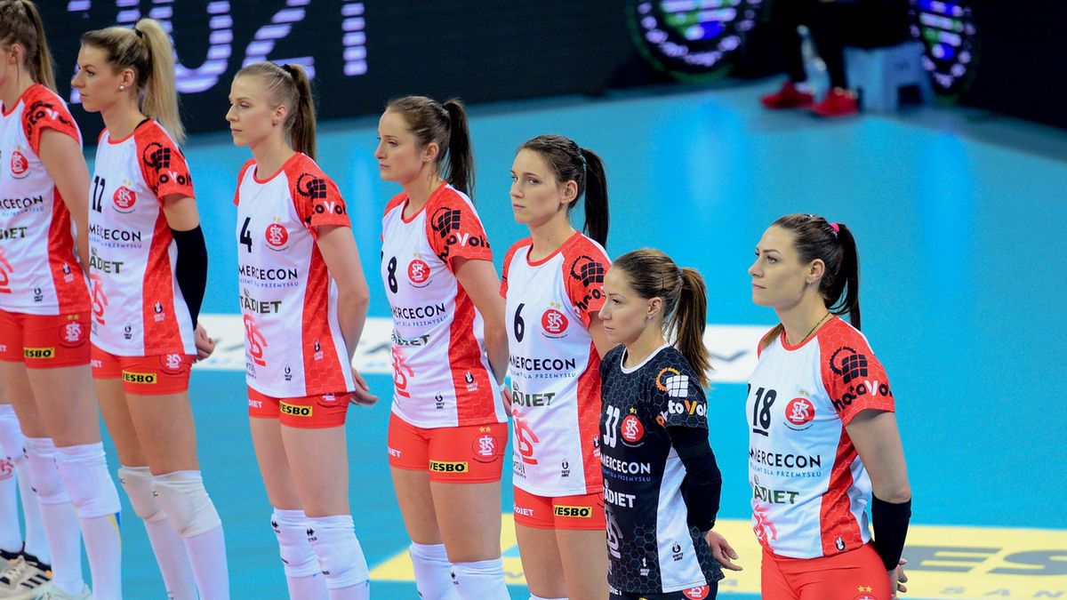 WP SportoweFakty / Paweł Piotrowski / Na zdjęciu: siatkarki ŁKS Commercecon Łódź
