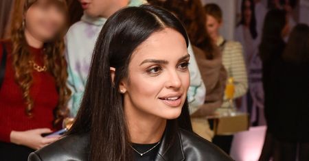 Klaudia El Dursi prezentuje zmysłowe zdjęcia, a fani głowią się nad jej stopą: "Ale wyszła DŁUGA". Celebrytka odpowiedziała