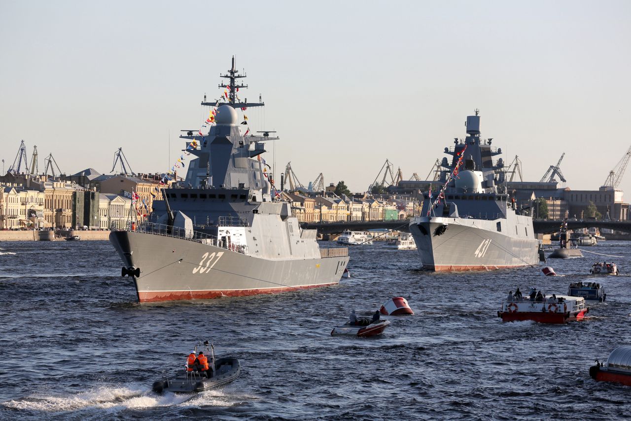 Russian warships during a display in St. Petersburg in 2019 - illustrative photo