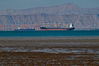 Braterstwo w izolacji. Rosja ramię w ramię z Iranem buduje nowy szlak wolny od sankcji