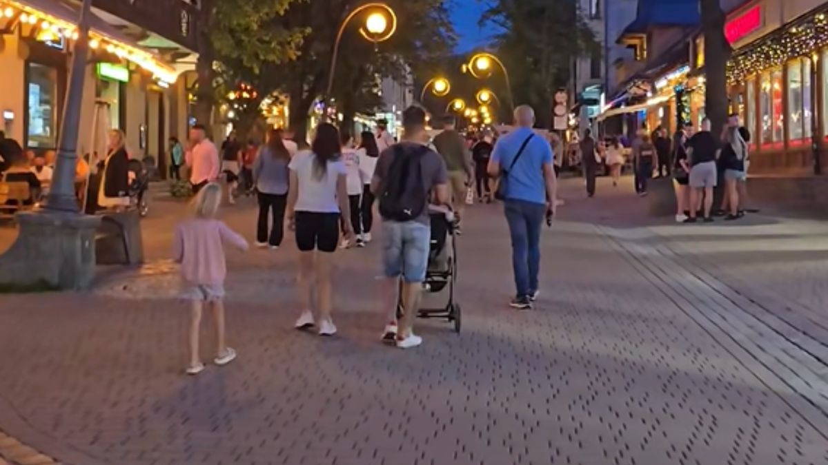 Wieczorne nagranie z Krupówek.