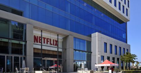 Netflix na fali - jest warty już ponad 100 miliardów dolarów