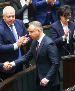 Duda z Morawieckim skupiają się na rządzie Tuska, a nie na obronie Ziobry. Znamy powód