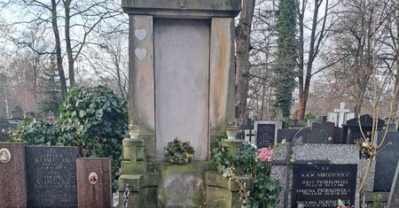 Najsłynniejszy grób serialowy. Tę rodzinę zna cała Polska