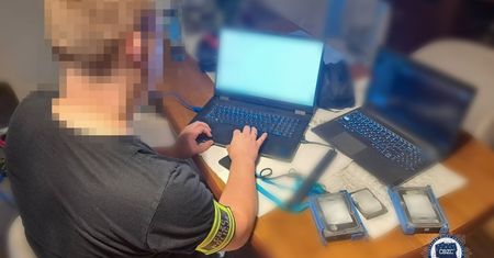 Prorosyjscy hakerzy na celowniku służb. 18-latek zatrzymany