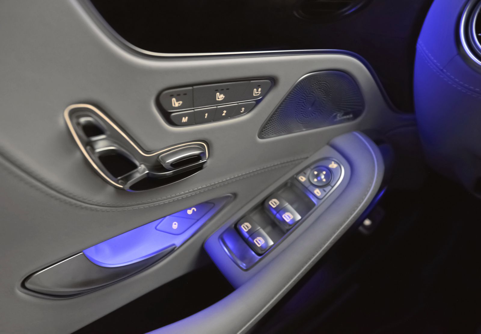 Mercedes-Benz S63 AMG i S550 Coupé w nowej galerii zdjęć 28