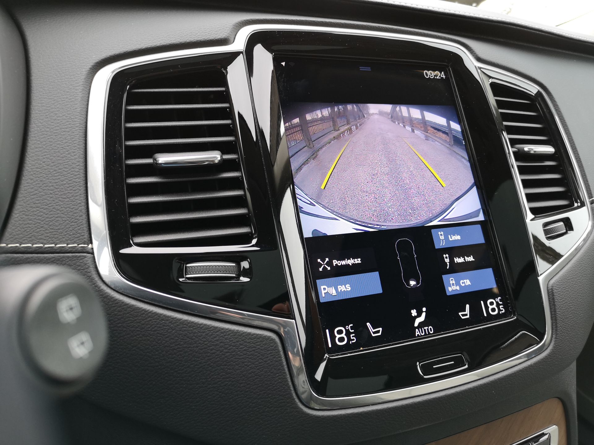 Volvo XC90: Volvo Sensus, audio Bowers & Wilkins i systemy bezpieczeństwa 14