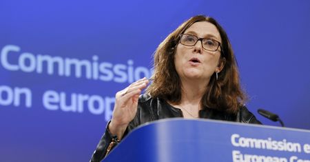 Komisja Europejska ostrzega Trumpa przed nałożeniem ceł. Będzie "zdecydowana" odpowiedź