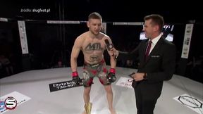 Wygrał walkę i... oświadczył się swojej dziewczynie podczas gali MMA (wideo)