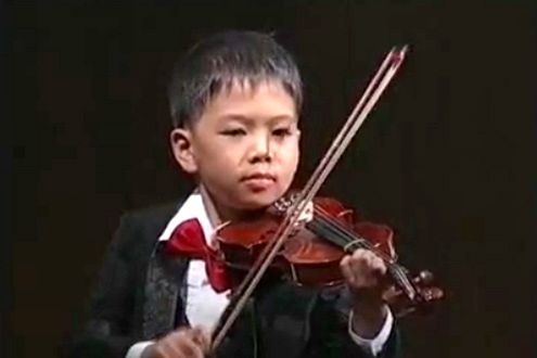Młody skrzypek (Fot. YouTube)