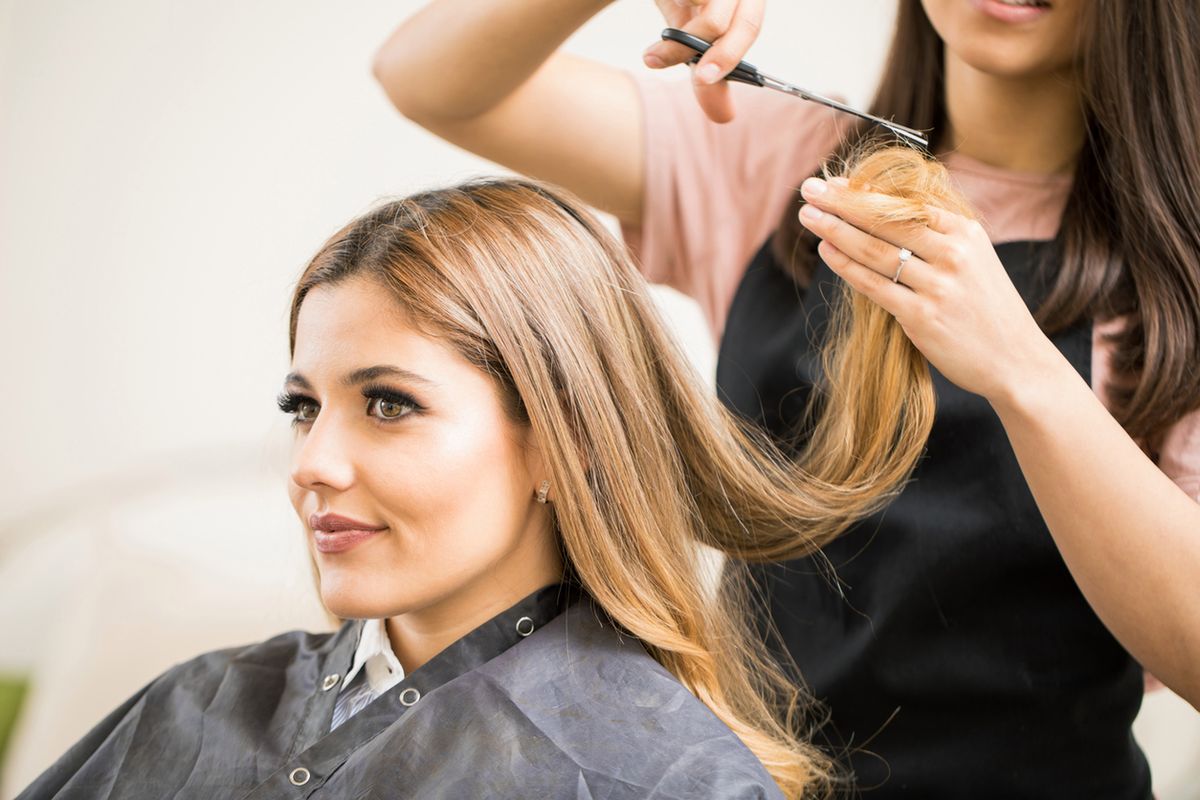 Cieniowanie włosów – samodzielne stopniowanie i pielęgnacja
