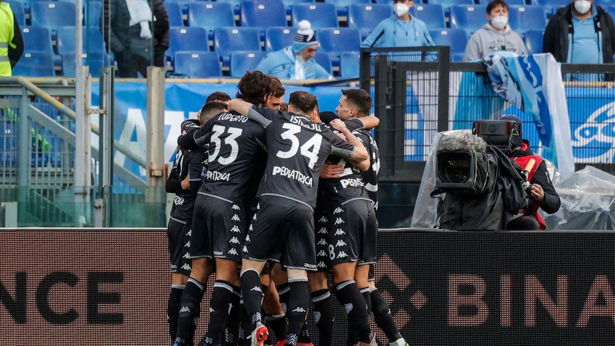 PAP/EPA / GIUSEPPE LAMI  / Na zdjęciu: radość piłkarzy Empoli FC