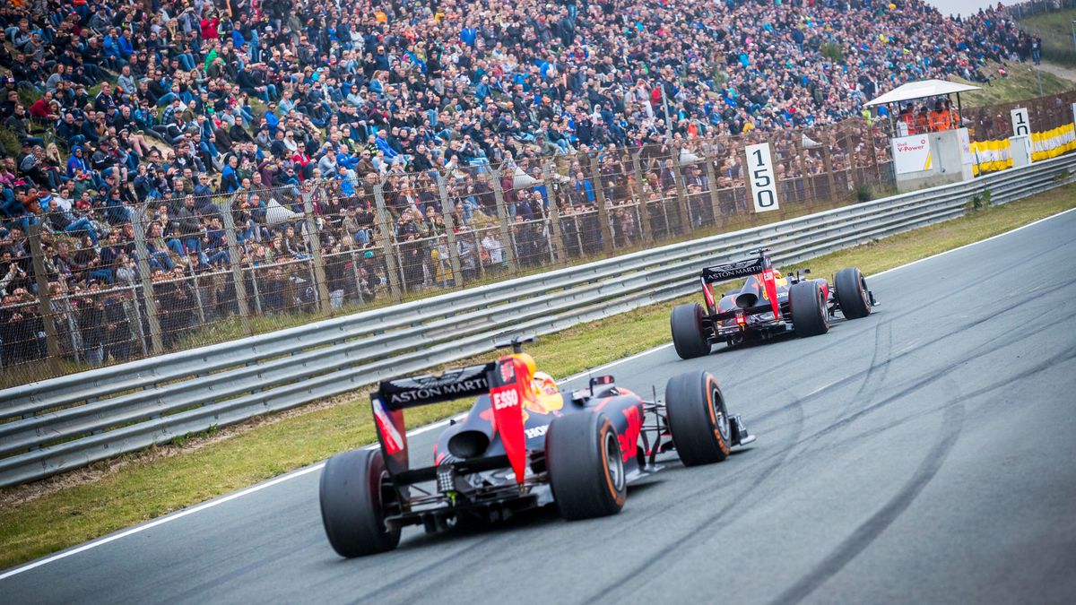 Materiały prasowe / Red Bull / Na zdjęciu: pokaz F1 na torze