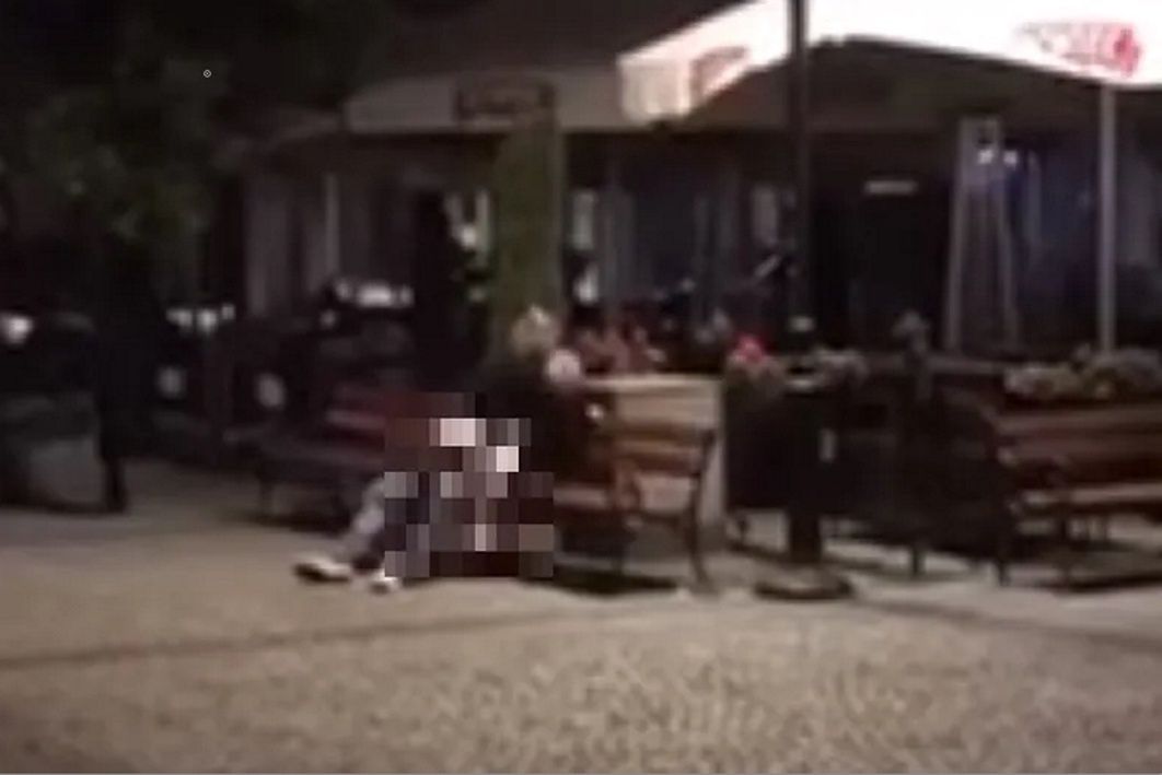 Seks na ławce w centrum polskiego miasta. Policja zatrzymała kochanków