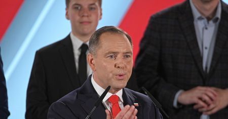 Mundurowi poparli Nawrockiego? W Warszawie wygrał tylko tam