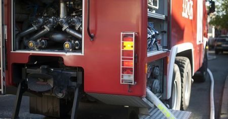 Alarm w szkole podstawowej w Żyrardowie: Ewakuacja po rozpyleniu nieznanej substancji
