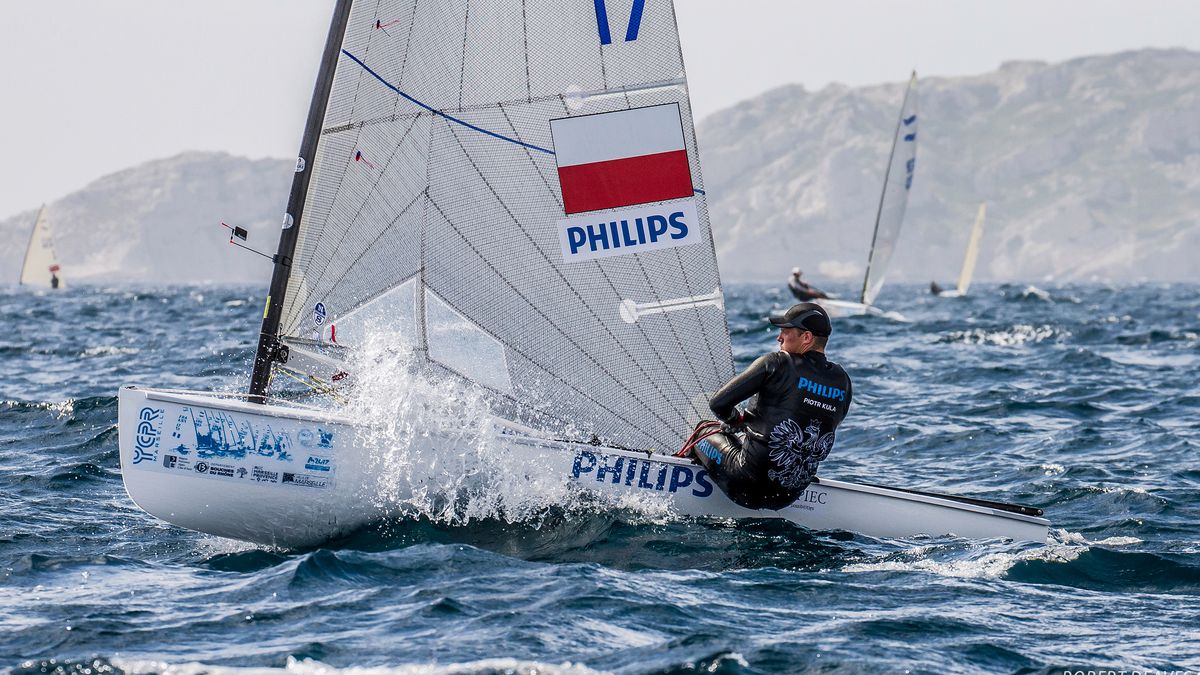 Piotr Kula na jachie olimpijskiej klasy Finn