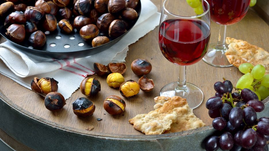 Kasztany pieczone i wino w Katalonii