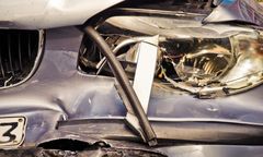 Ścięte słupki i latarnie. Ogromny karambol na Mazowszu