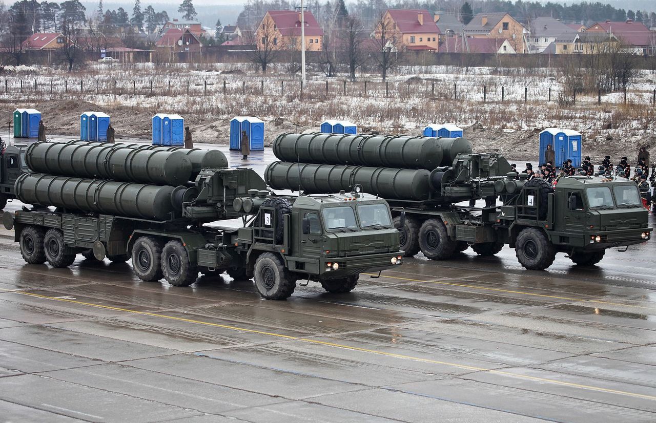 Systemy obrony przeciwlotniczej S-400 - zdjęcie ilustracyjne