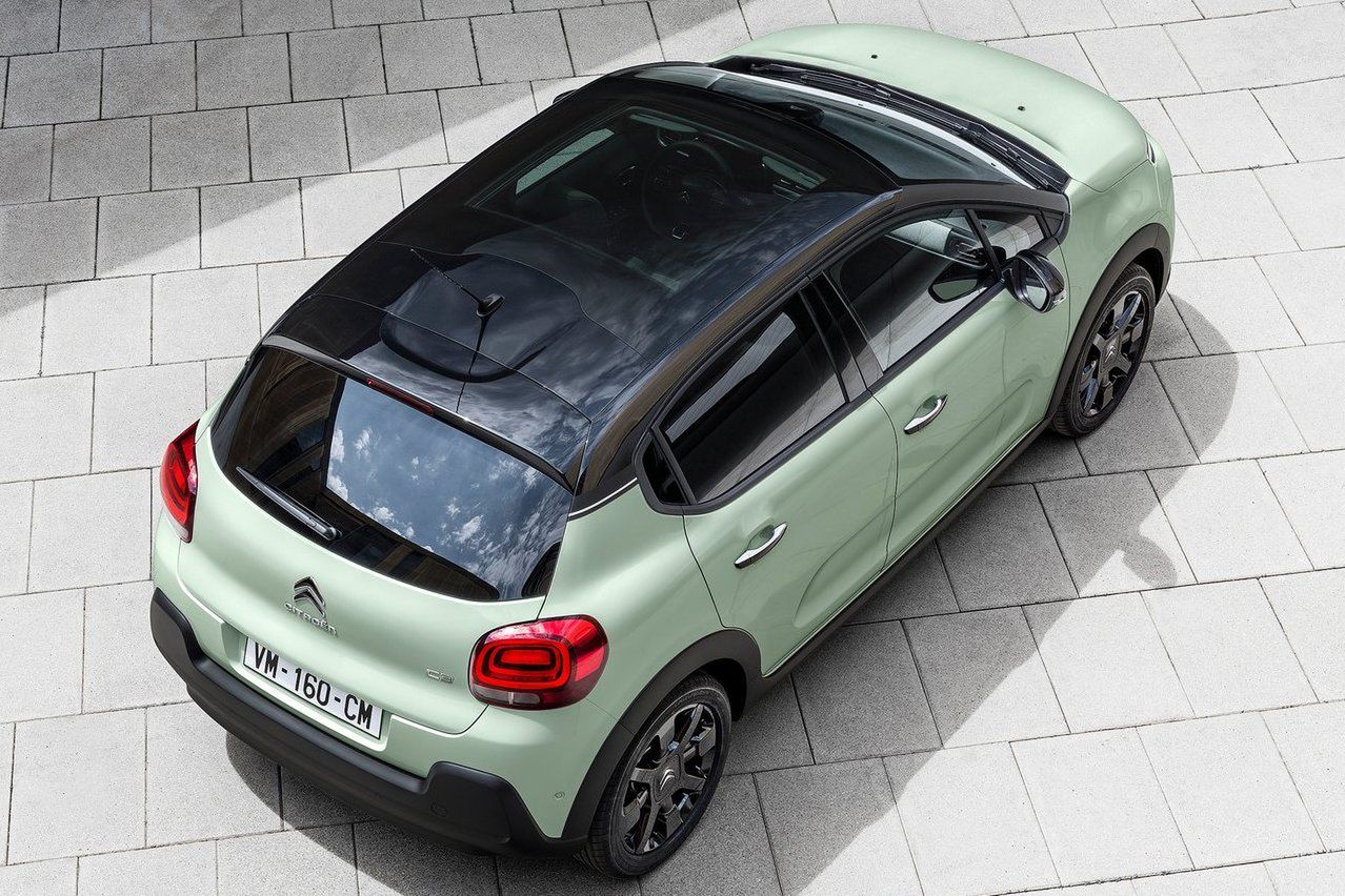 W przeciwieństwie do fiatów, nowy Citroën C3 aż pachnie świeżością.