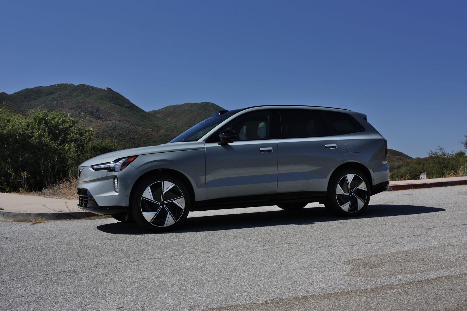 Volvo EX90